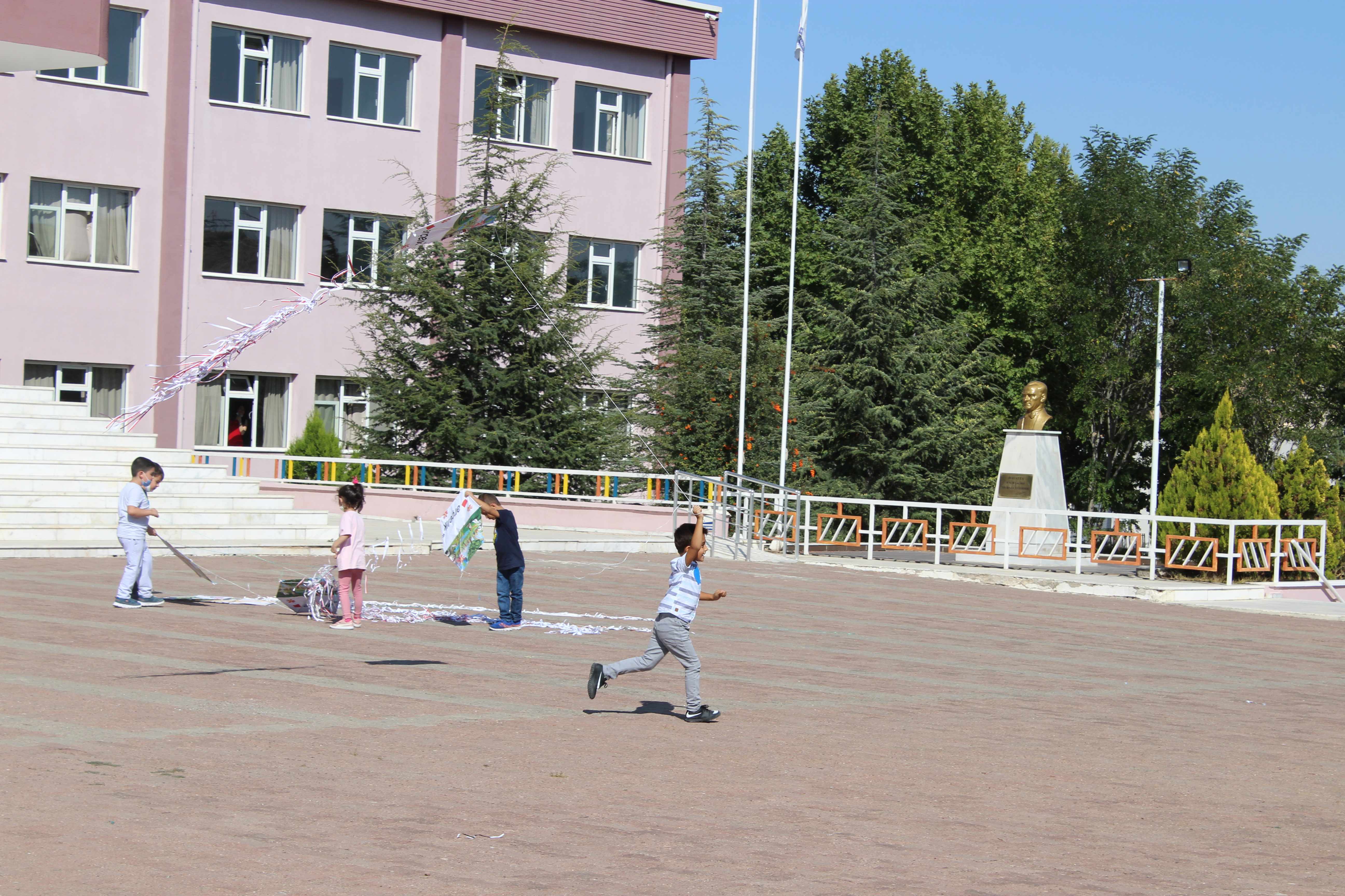 ALTINYILDIZ ANAOKULU TARAFINDAN UÇURTMA ŞENLİĞİ DÜZENLENDİ