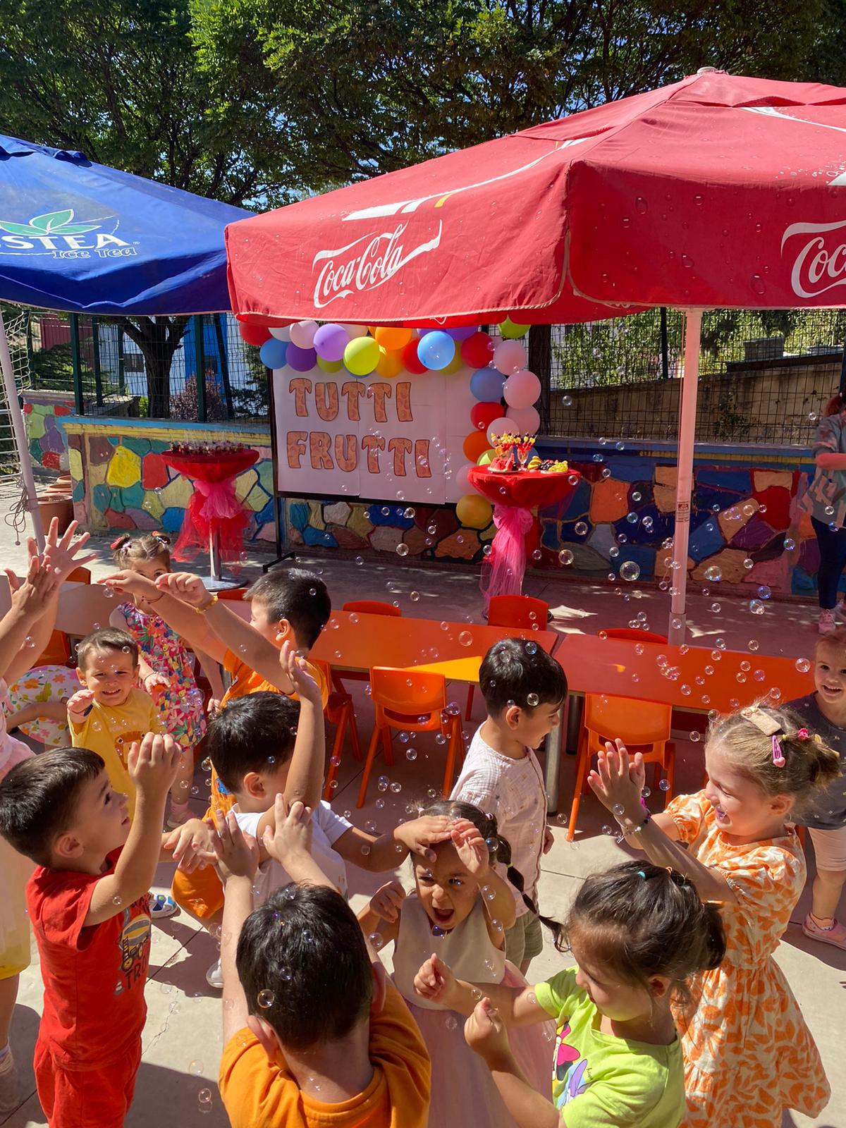 Altınyıldız KREŞ VE ANAOKULUNDA BU HAFTA “ TUTTİ  FRUTTİ”  PARTİSİ DÜZENLENDİ.